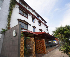  Hotel Tinkus Inn  Лима